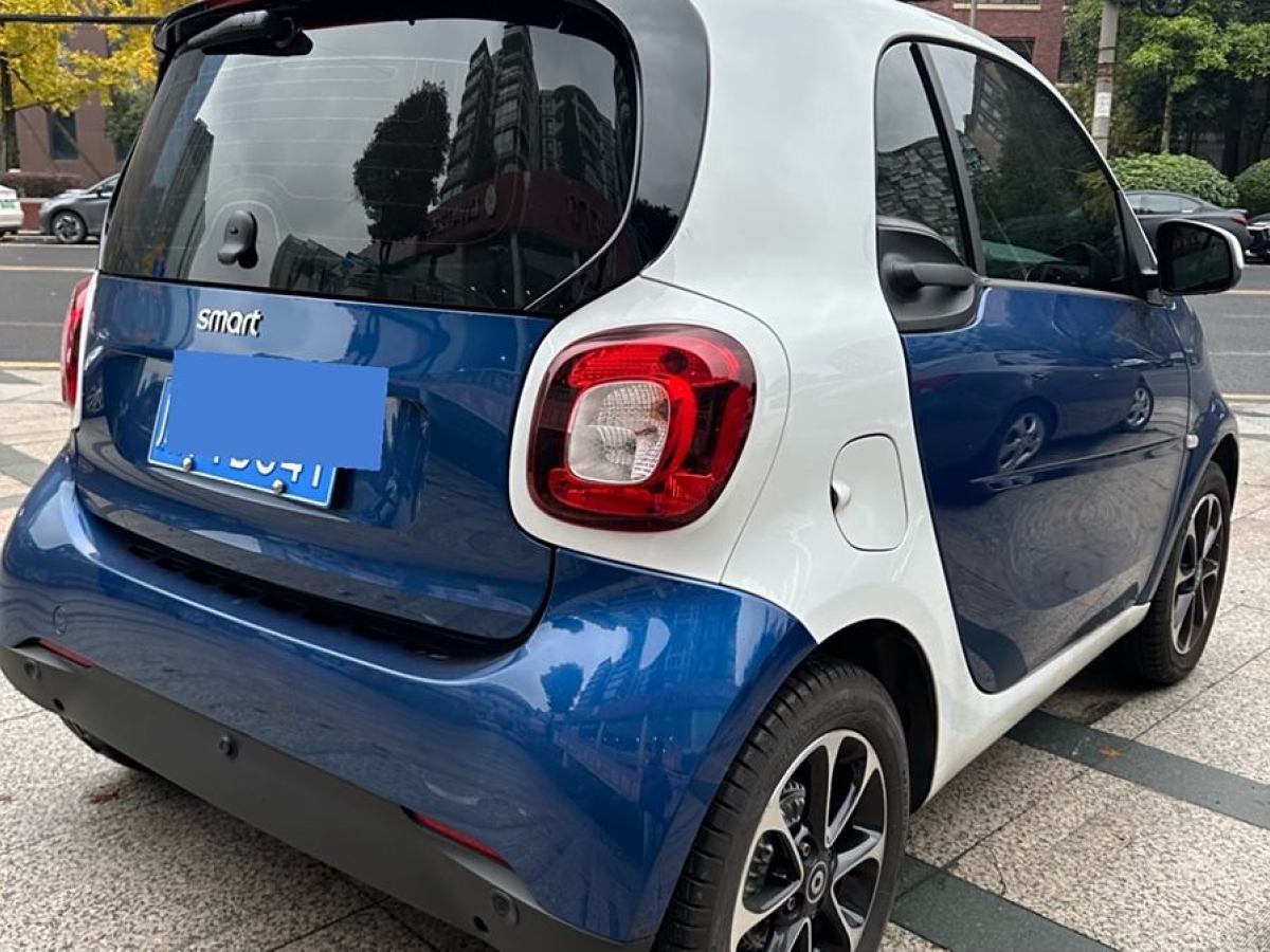 smart fortwo  2018款 1.0L 52千瓦硬頂激情版圖片