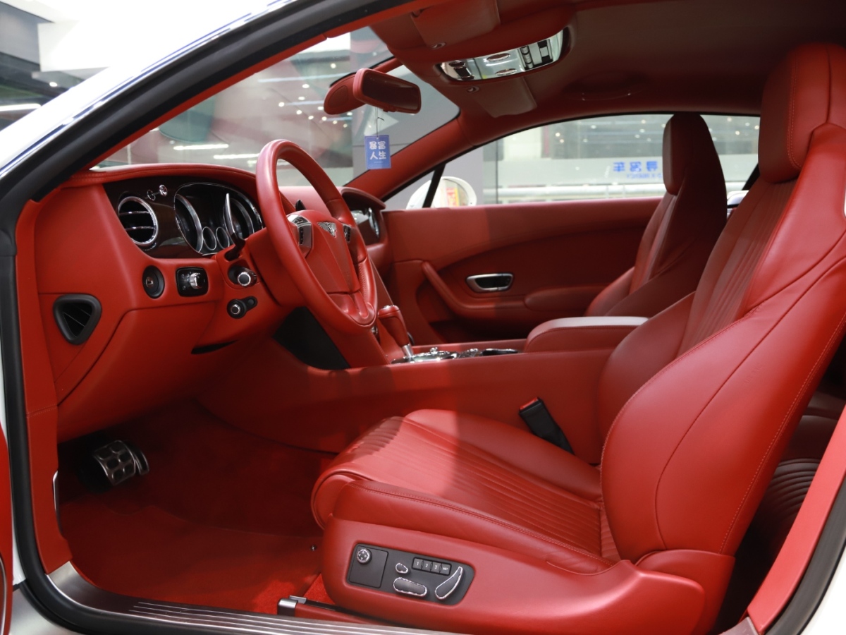 2018年6月宾利 欧陆  2017款 4.0T GT V8 标准版