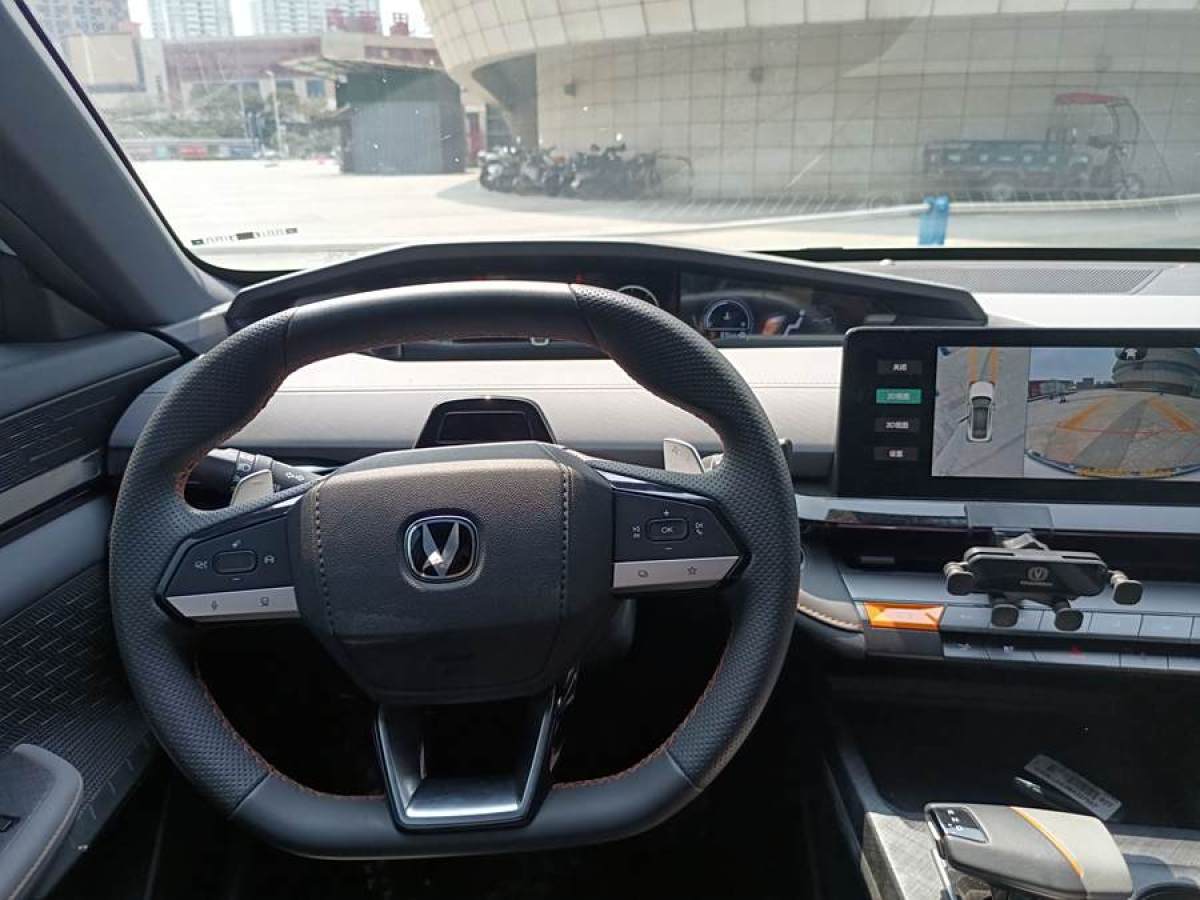 長安 長安UNI-V  2022款 1.5T 智慧領(lǐng)航型圖片