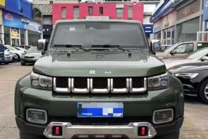 BJ40 北京 40L 2.0T 手動柴油四驅(qū)尊貴版