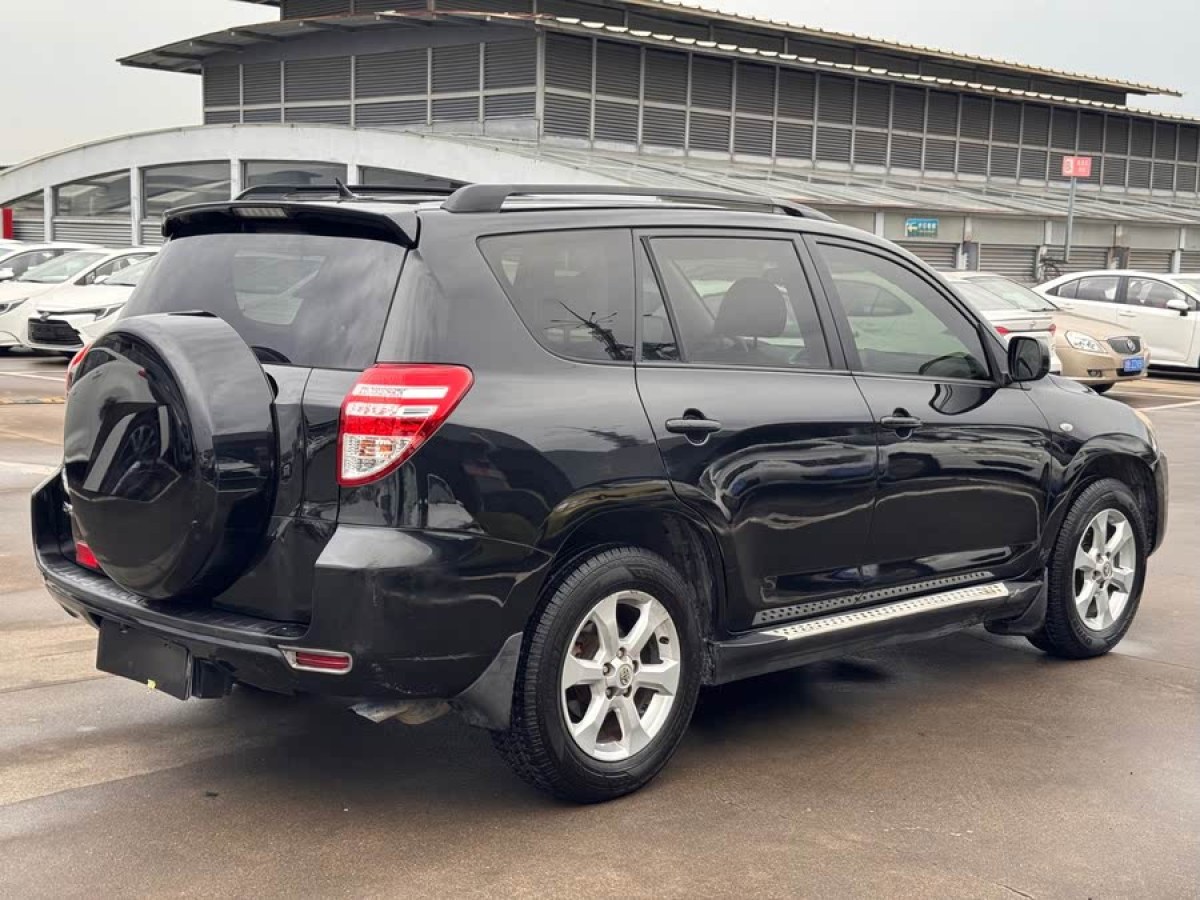 豐田 RAV4榮放  2011款 2.0L 手動經(jīng)典版圖片