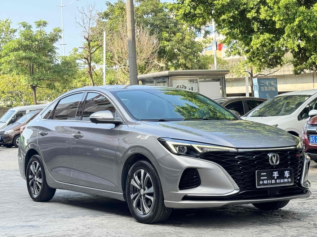 長(zhǎng)安 逸動(dòng)  2021款 PLUS 藍(lán)鯨NE 1.4T GDI DCT尊貴型圖片