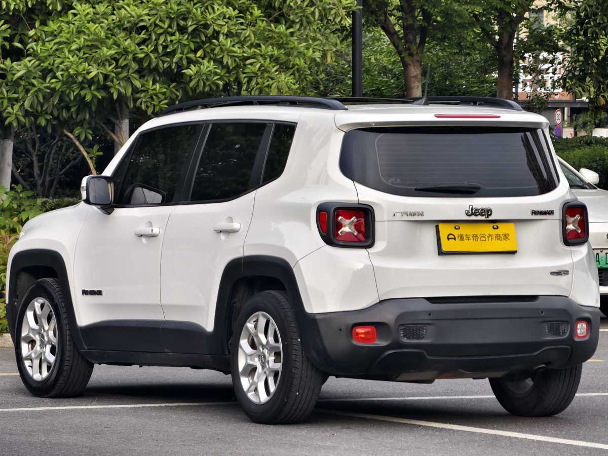 Jeep 自由俠  2018款 互聯(lián)大屏版 180T 自動高能版圖片