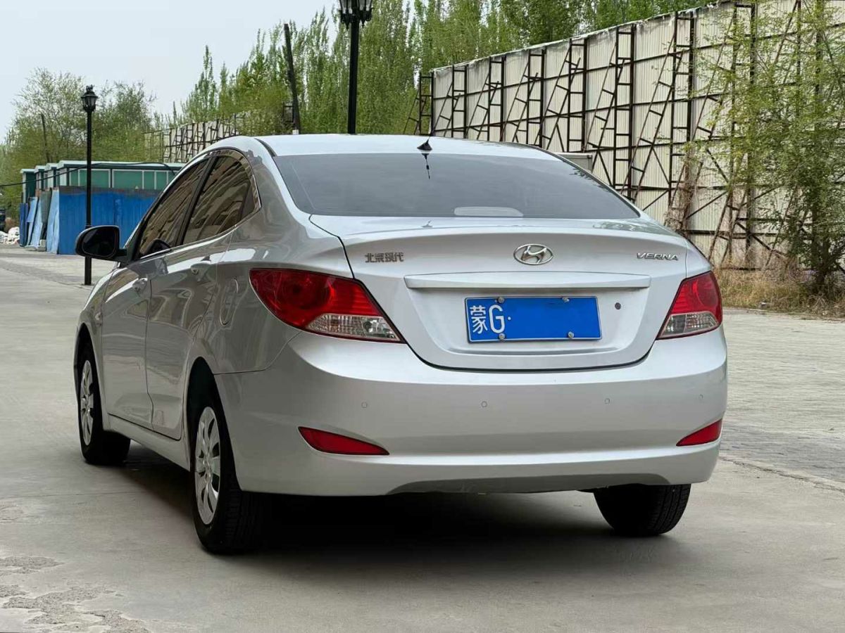 現(xiàn)代 瑞納  2010款 1.4 GL 標準型圖片