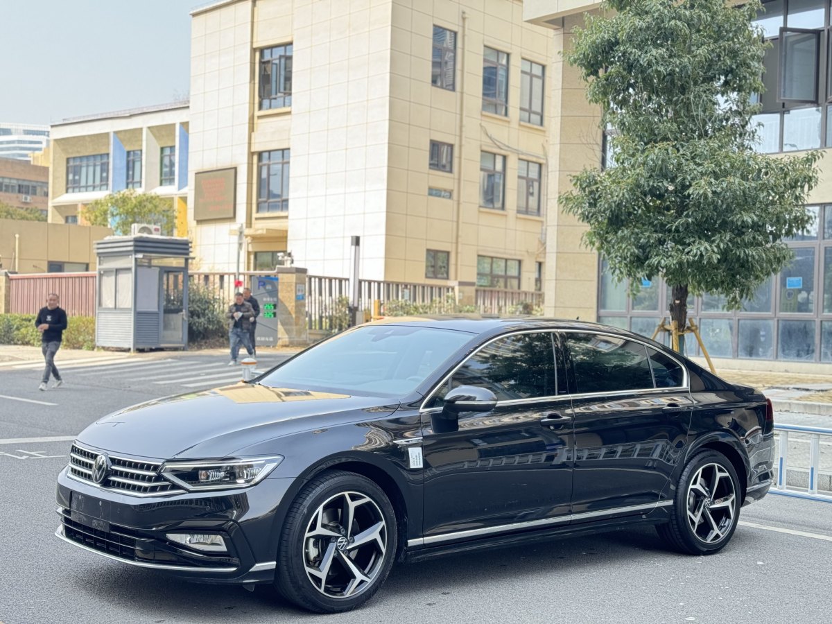 大眾 邁騰  2023款 200萬輛紀念版 330TSI DSG豪華型圖片