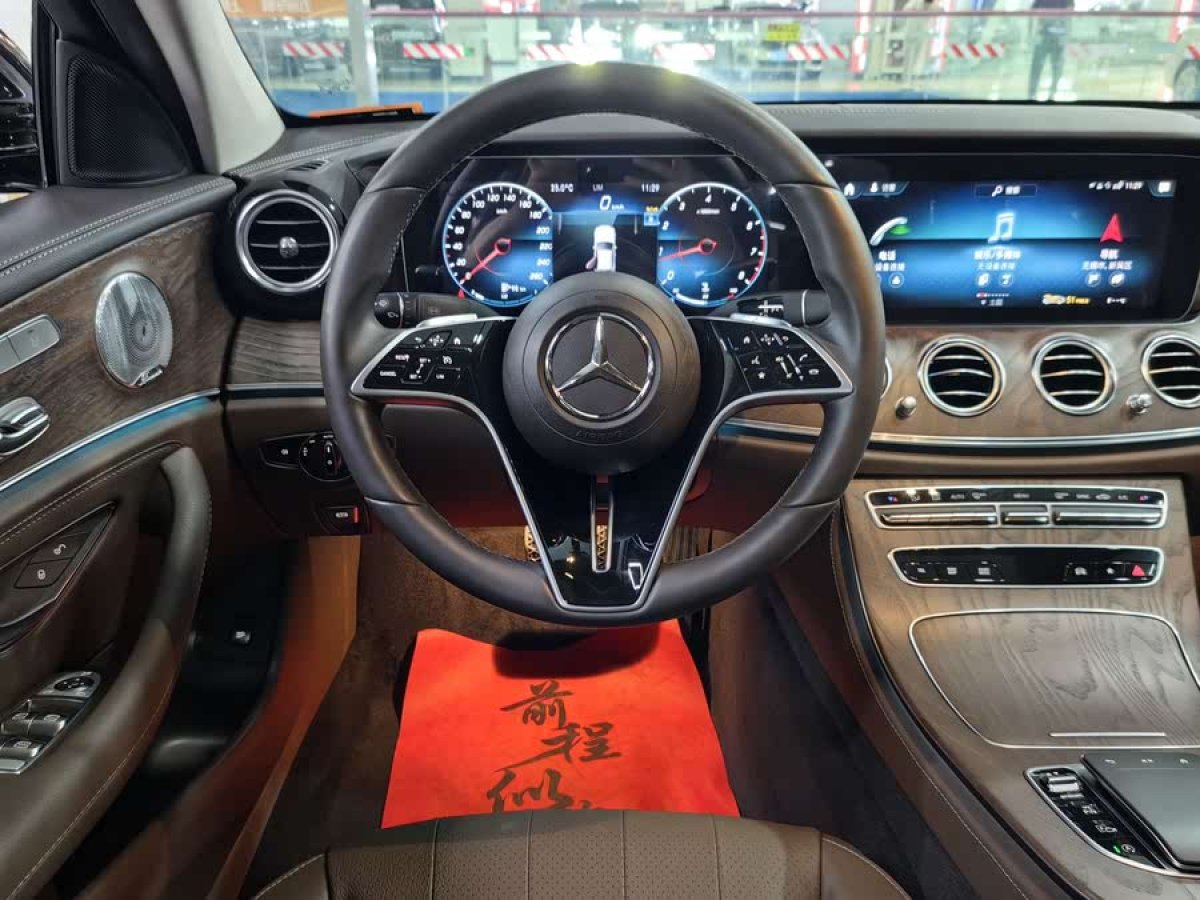 奔馳 奔馳E級(jí)  2023款 改款 E 300 L 豪華型圖片