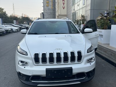 2020年8月 Jeep 自由光 2.0L 兩驅(qū)經(jīng)典運(yùn)動(dòng)版圖片