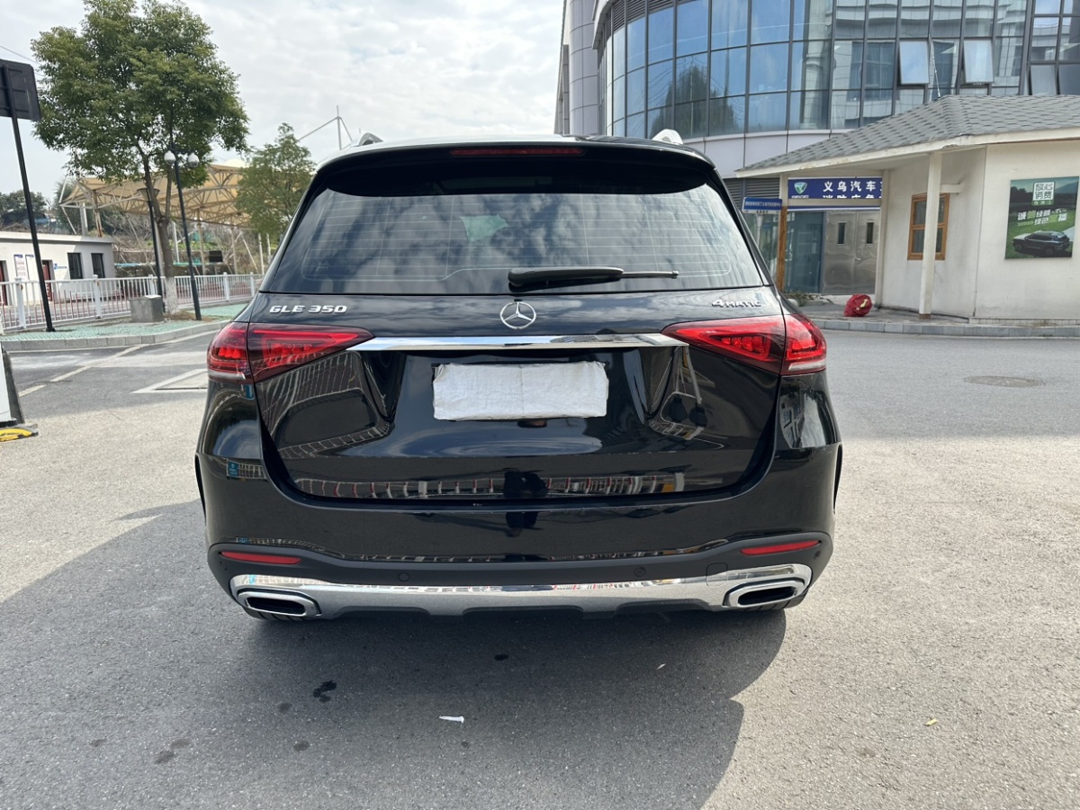 奔馳 奔馳GLE  2022款 改款 GLE 350 4MATIC 時(shí)尚型圖片