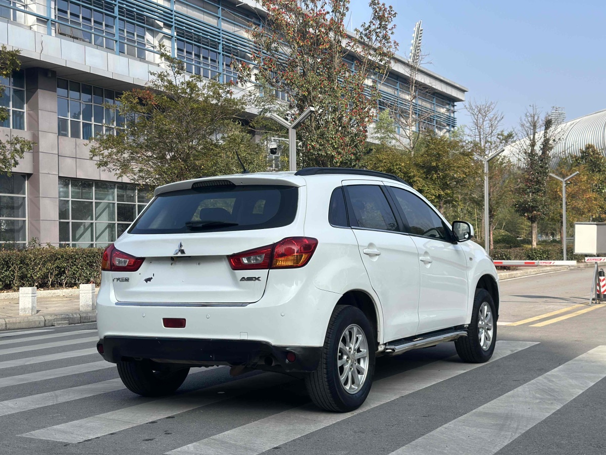 三菱 勁炫ASX  2013款 1.6L 手動兩驅(qū)標(biāo)準(zhǔn)版圖片