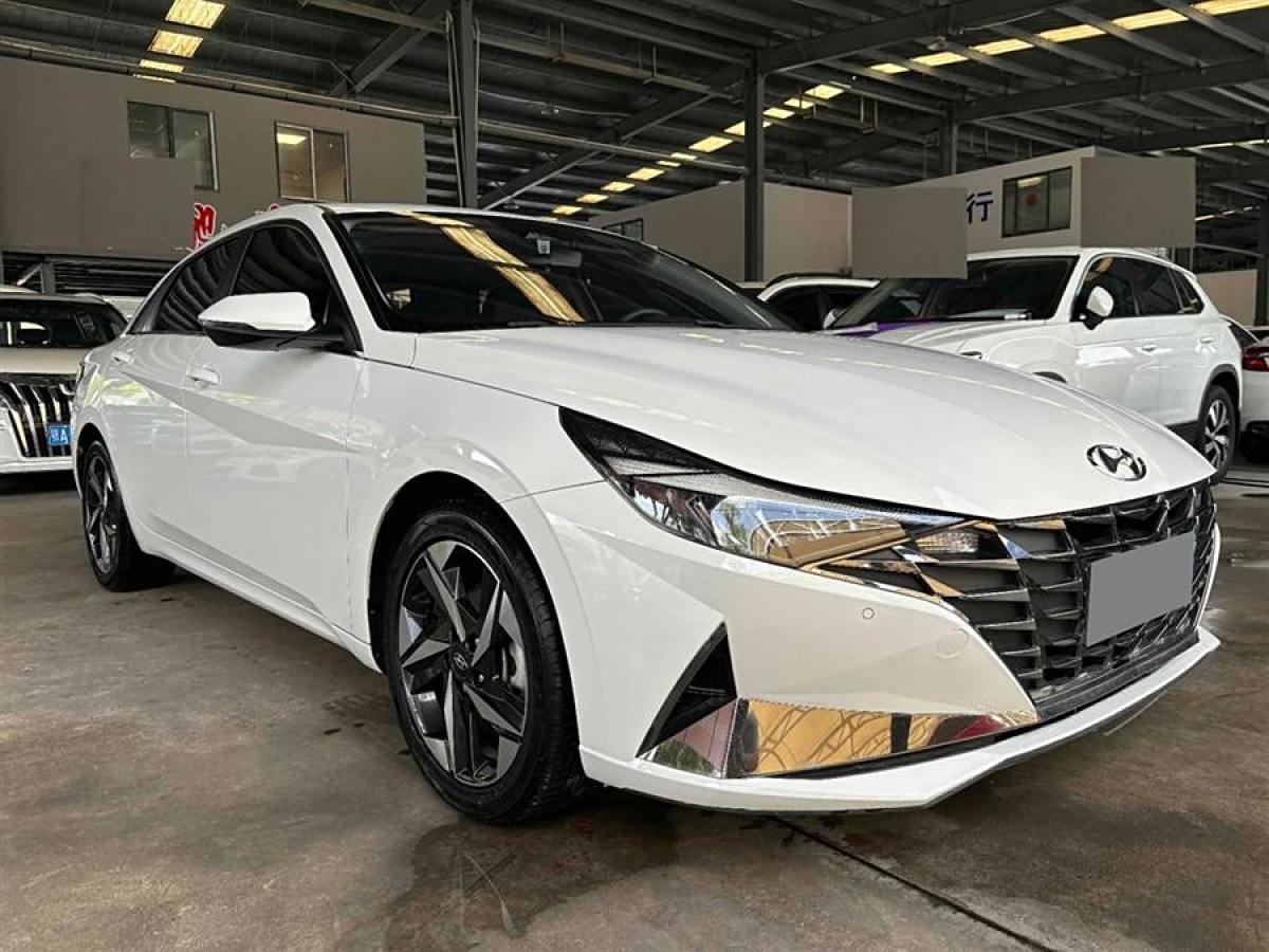 2021年12月現(xiàn)代 伊蘭特  2022款 1.5L CVT LUX尊貴版