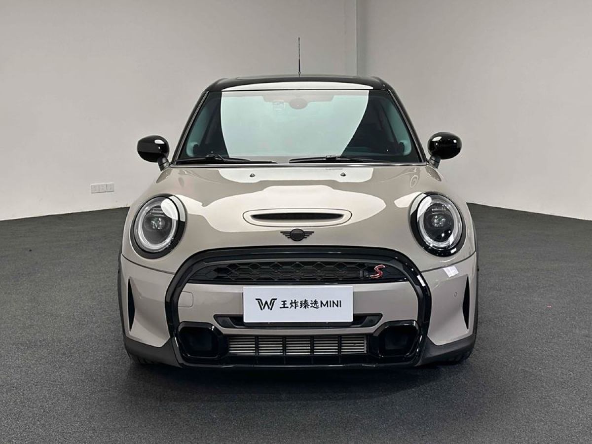 2022年5月MINI MINI  2022款 2.0T COOPER S 藝術(shù)家 五門(mén)版