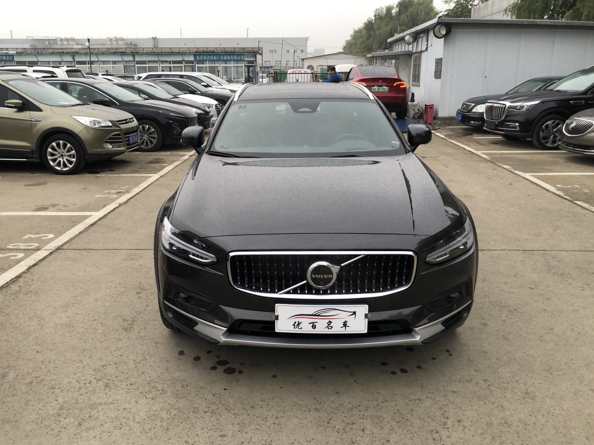 2023年12月沃爾沃 V90  2024款 Cross Country B5 AWD 智尊版