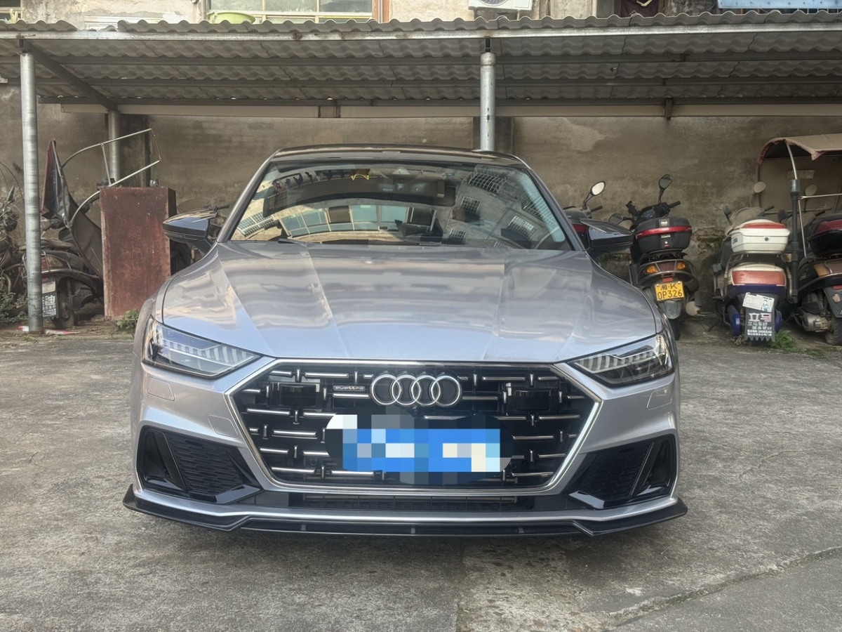 奧迪 奧迪A7L  2024款 45TFSI quattro S-line 見(jiàn)遠(yuǎn)型 流晶套裝圖片