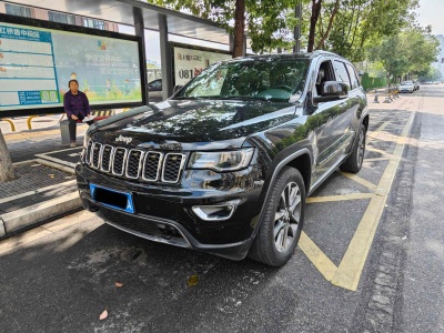 2018年12月 Jeep 大切諾基(進(jìn)口) 3.0L 舒享導(dǎo)航版圖片