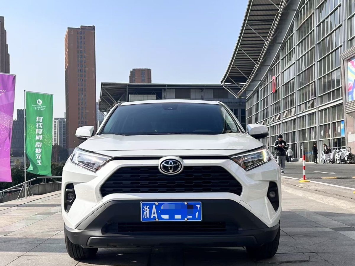 豐田 RAV4榮放  2024款 2.0L CVT兩驅(qū)都市版圖片