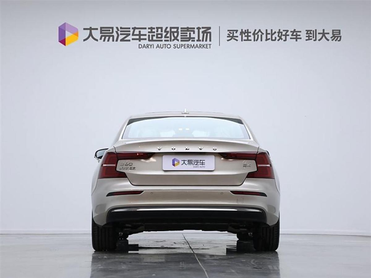 2024年10月沃爾沃 S60L  2024款 B4 智遠(yuǎn)豪華版