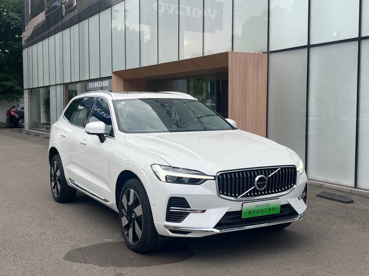 沃爾沃 XC60新能源  2025款 插電式混動(dòng) 長(zhǎng)續(xù)航四驅(qū)智雅豪華版圖片