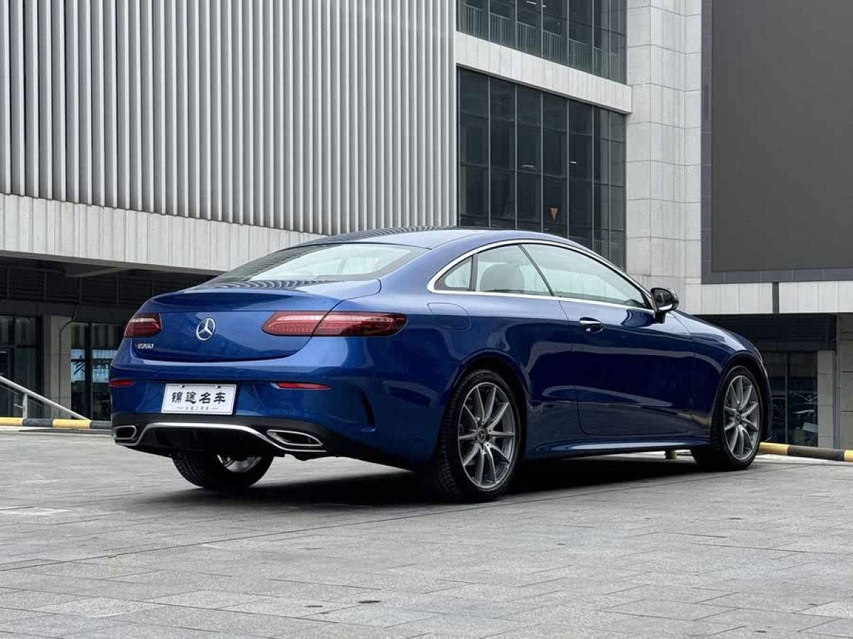 奔馳 奔馳E級(jí)  2021款 改款 E 260 4MATIC 轎跑車圖片