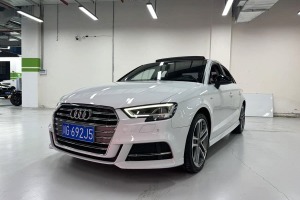 奧迪A3 奧迪 30周年年型 Limousine 35 TFSI 運(yùn)動(dòng)型
