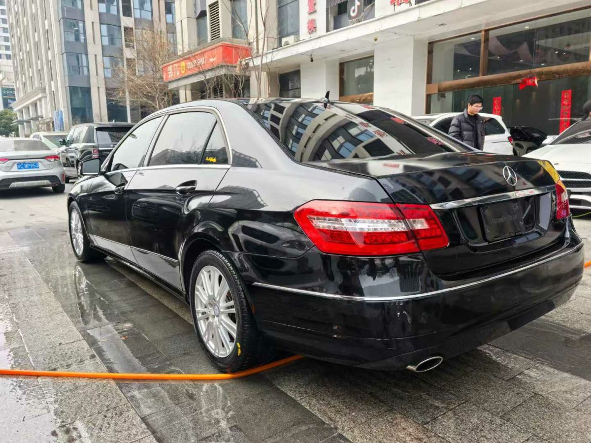 奔馳 奔馳E級  2013款 E 260 L CGI優(yōu)雅型圖片