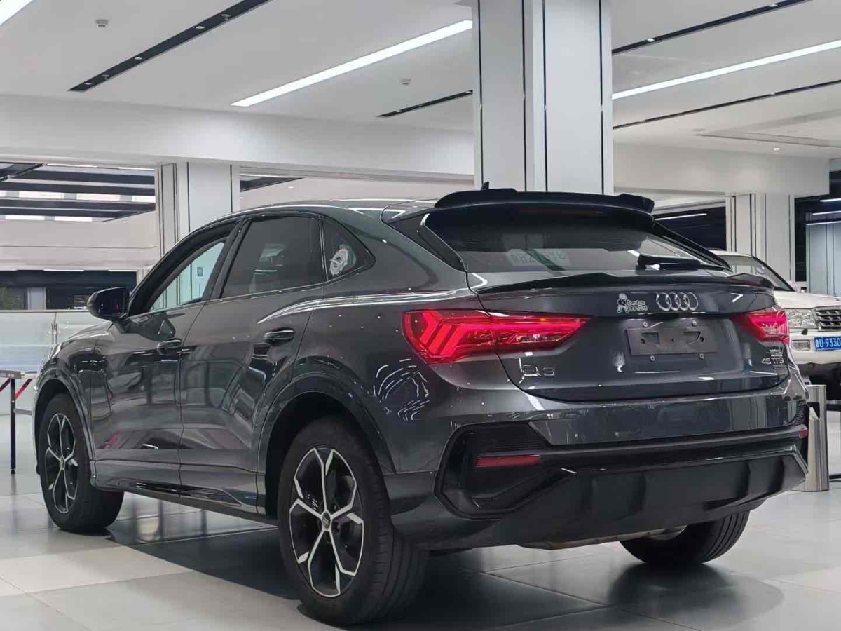 奧迪 奧迪Q3  2022款 45 TFSI quattro 時尚動感型圖片