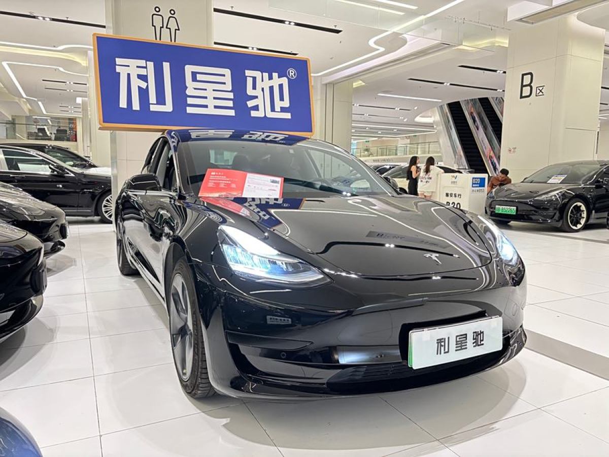 特斯拉 Model Y  2020款 改款 標(biāo)準(zhǔn)續(xù)航后驅(qū)升級(jí)版圖片