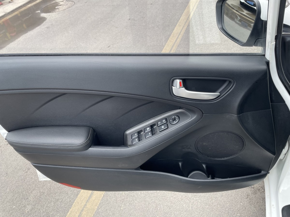 起亞 K3  2015款 1.6L 自動GL圖片