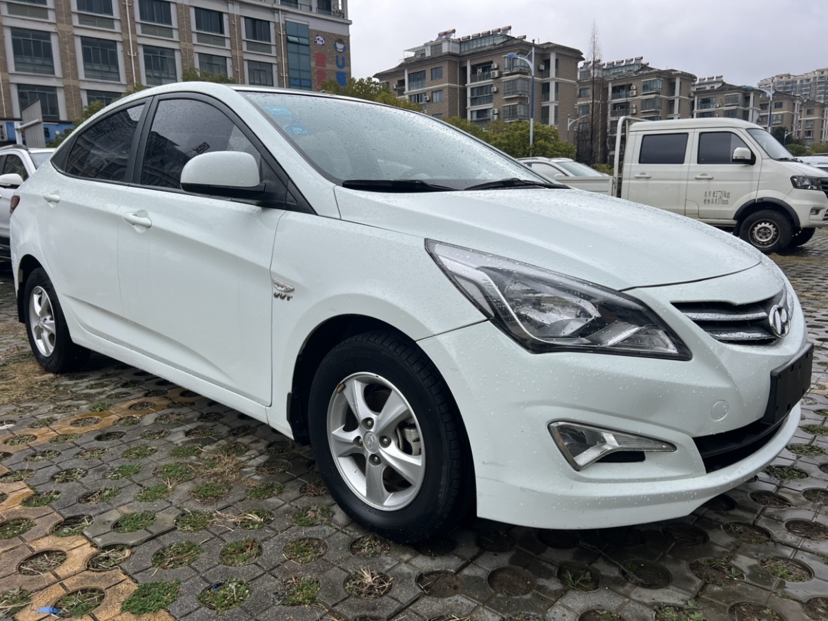 2015年3月現(xiàn)代 瑞納  2014款 1.6L 自動領(lǐng)先型GLX