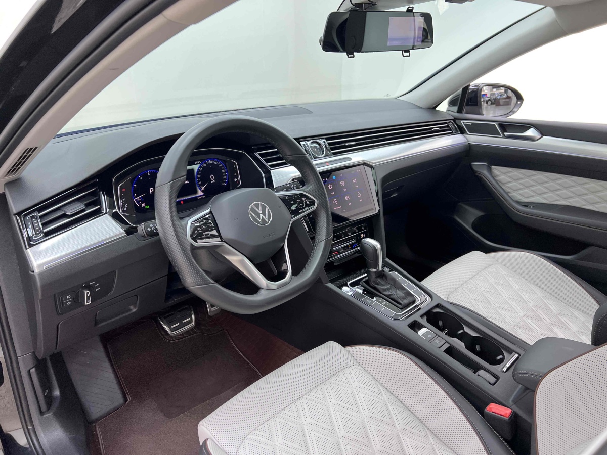 大眾 邁騰  2023款 200萬輛紀(jì)念版 380TSI DSG旗艦型圖片