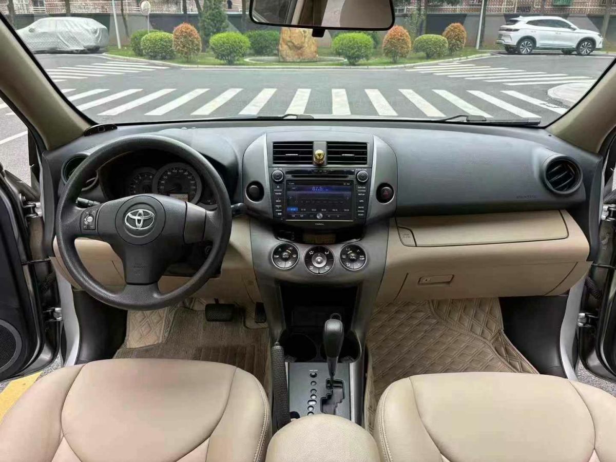 2013年8月豐田 RAV4  2013款 2.0 特享精英版