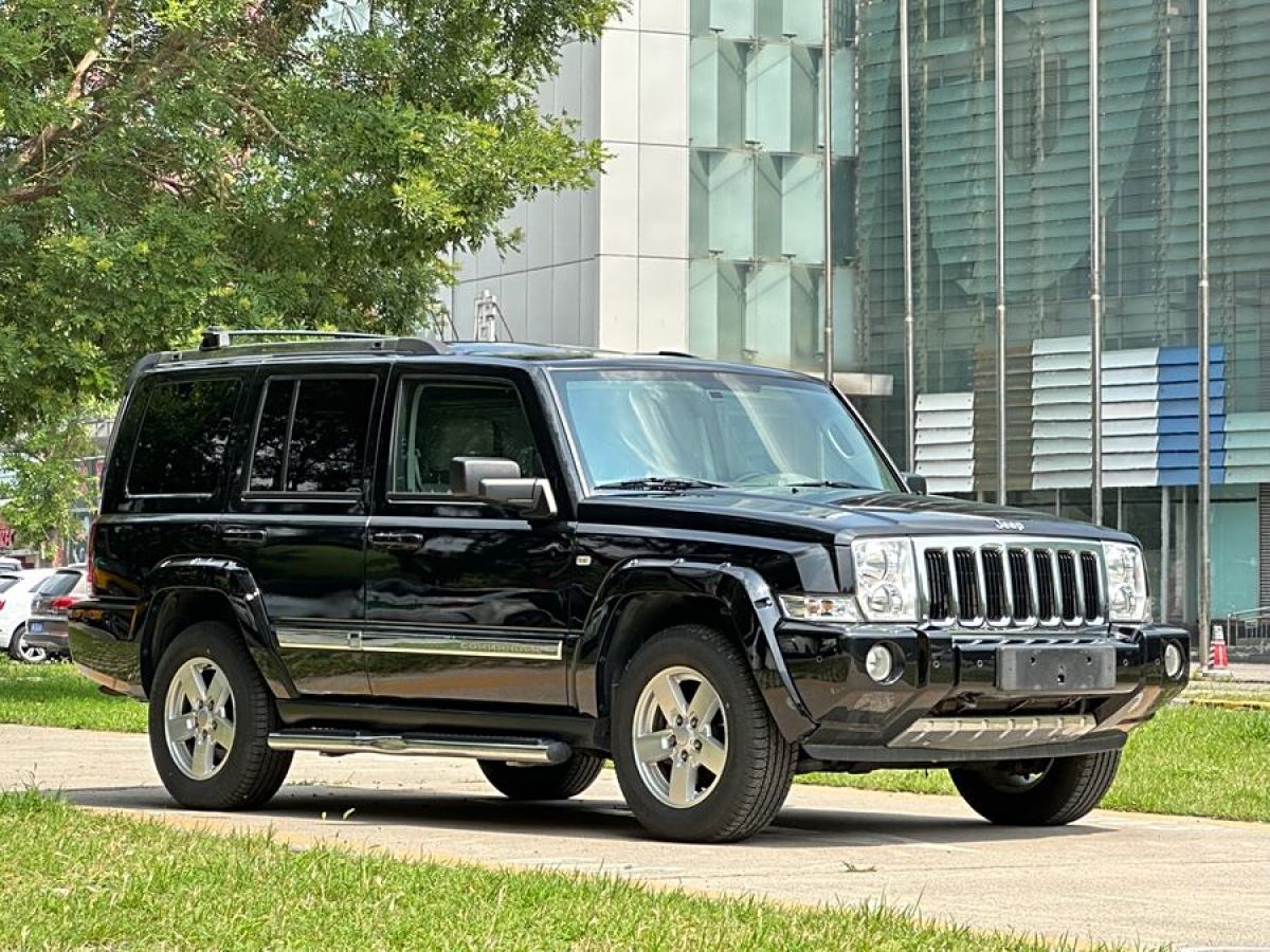 Jeep 指揮官經(jīng)典  2008款 5.7 HEMI圖片