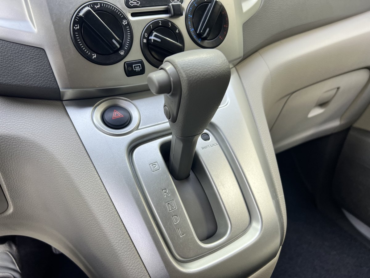 日產(chǎn) NV200  2018款 1.6L CVT豪華型圖片