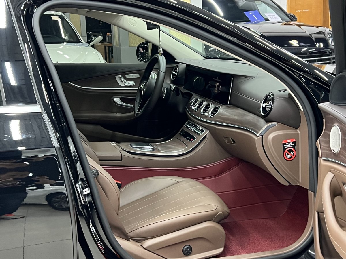 奔馳 奔馳E級  2023款 改款 E 300 L 豪華型圖片