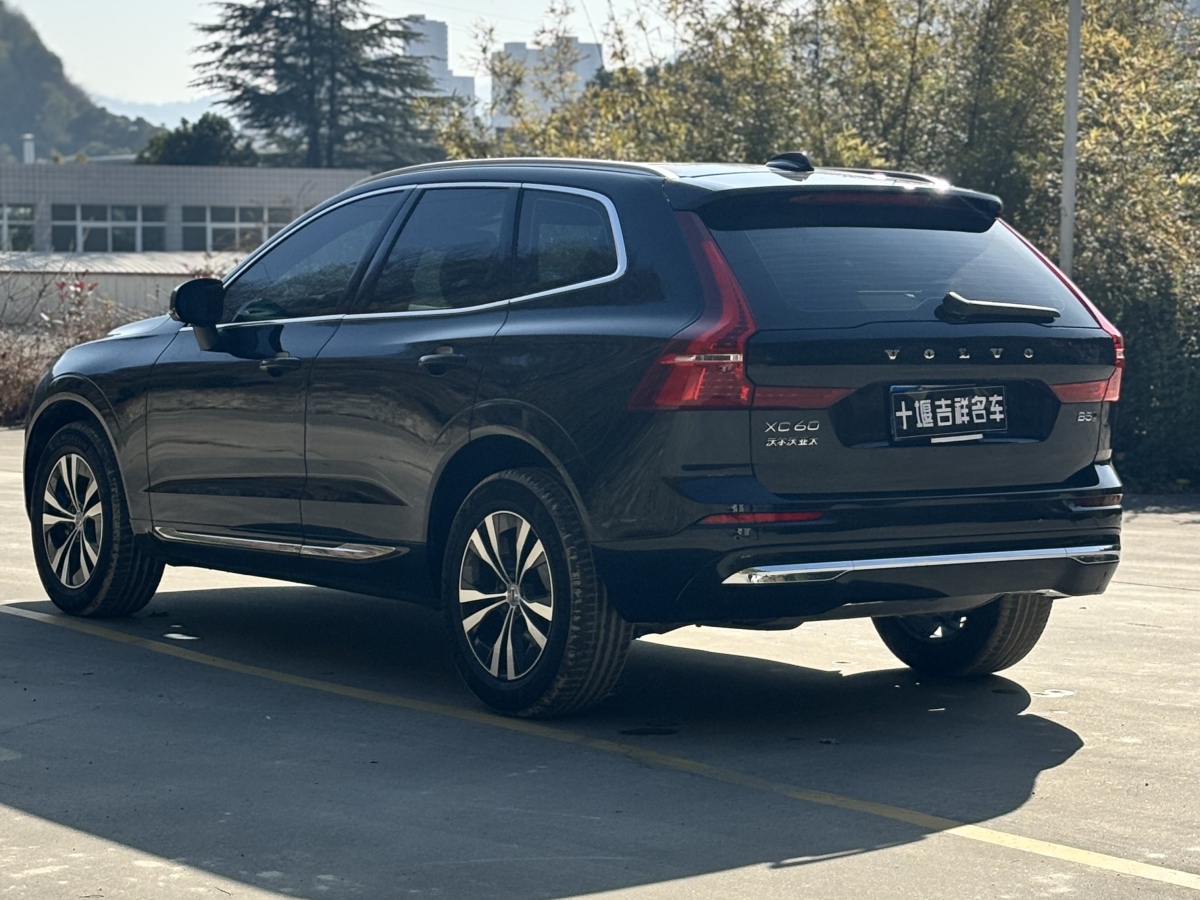 沃爾沃 XC60  2024款 B5 四驅(qū)智遠(yuǎn)運(yùn)動(dòng)版圖片