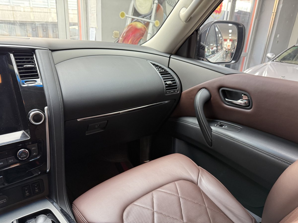 日產(chǎn) 途樂  2018款 4.0L 領(lǐng)英型圖片