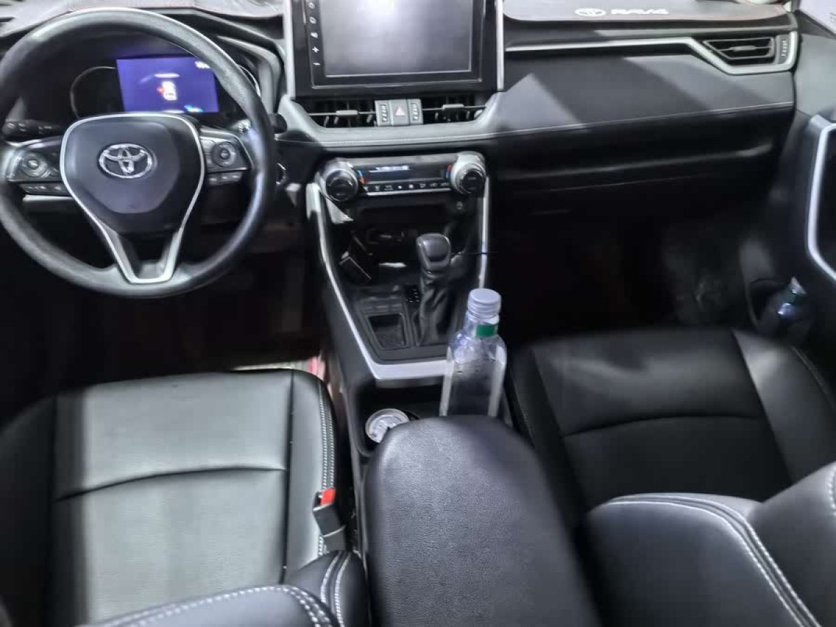 豐田 RAV4榮放  2021款 2.0L CVT兩驅(qū)風(fēng)尚版圖片