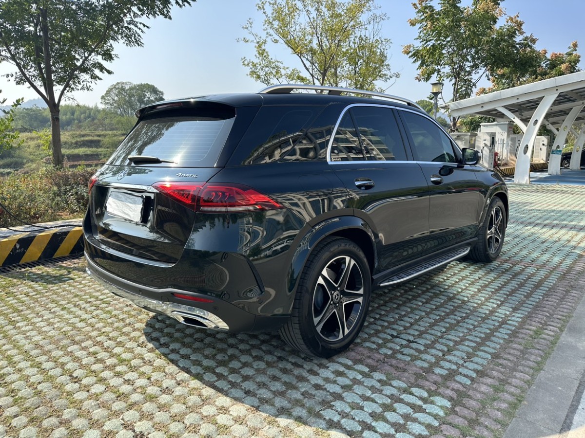 奔馳 奔馳GLE  2023款 GLE 350 4MATIC 時(shí)尚型圖片