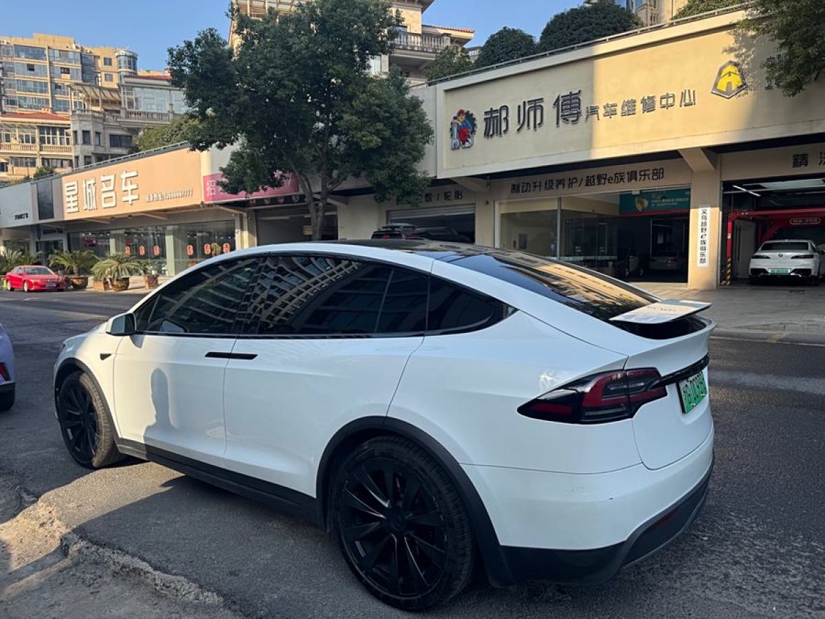 特斯拉 Model X  2023款 雙電機全輪驅(qū)動版圖片