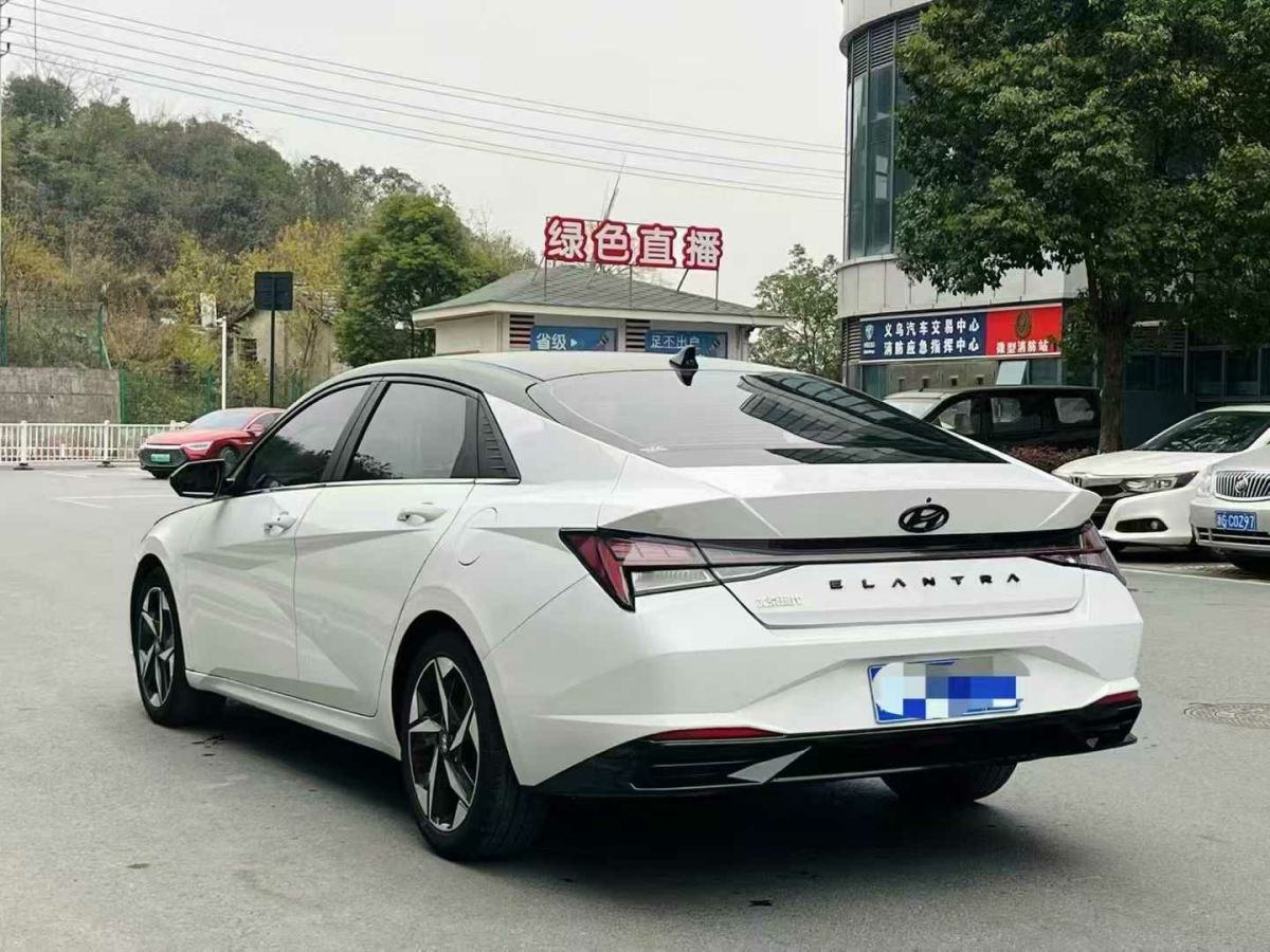 現(xiàn)代 伊蘭特  2022款 1.5L CVT 20周年紀(jì)念款圖片