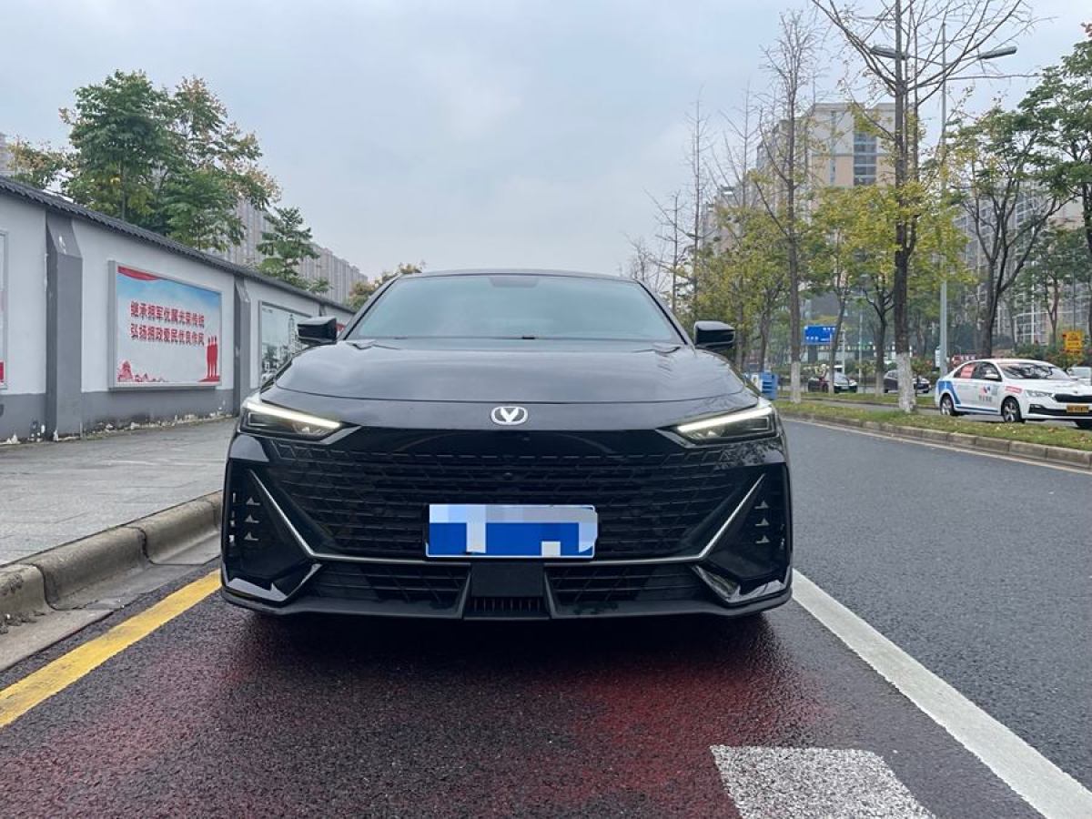 長(zhǎng)安 長(zhǎng)安UNI-V  2022款 1.5T 尊貴型圖片