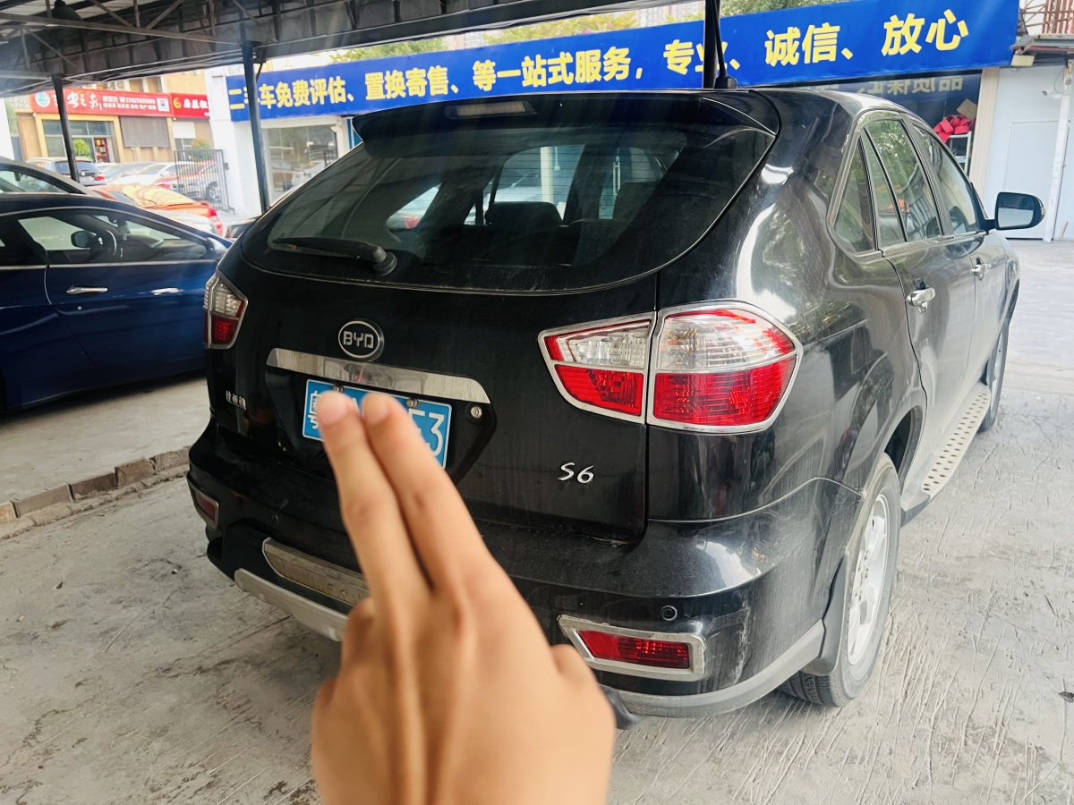 比亞迪 S6  2014款 2.0L 手動豪華型 5座圖片