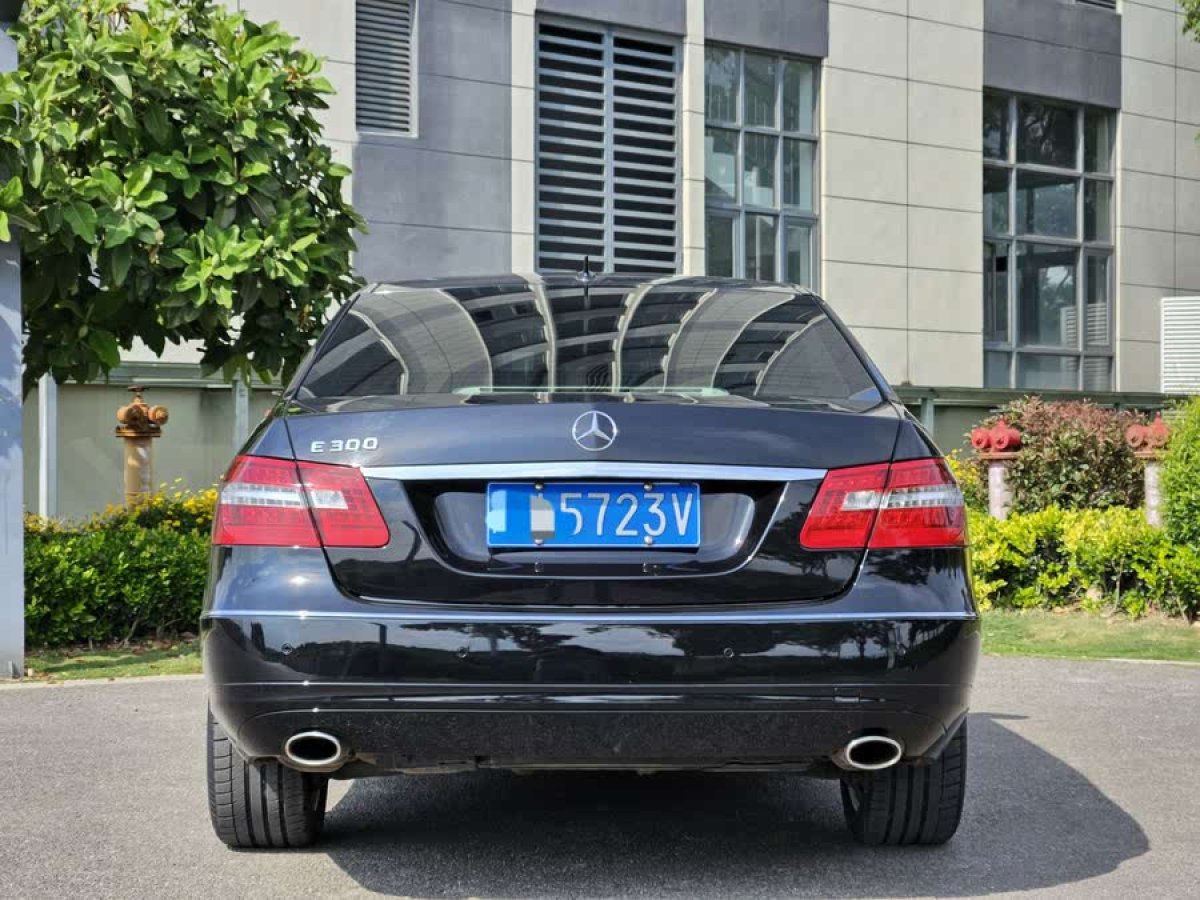 奔馳 奔馳E級  2011款 E 300 L 優(yōu)雅型圖片