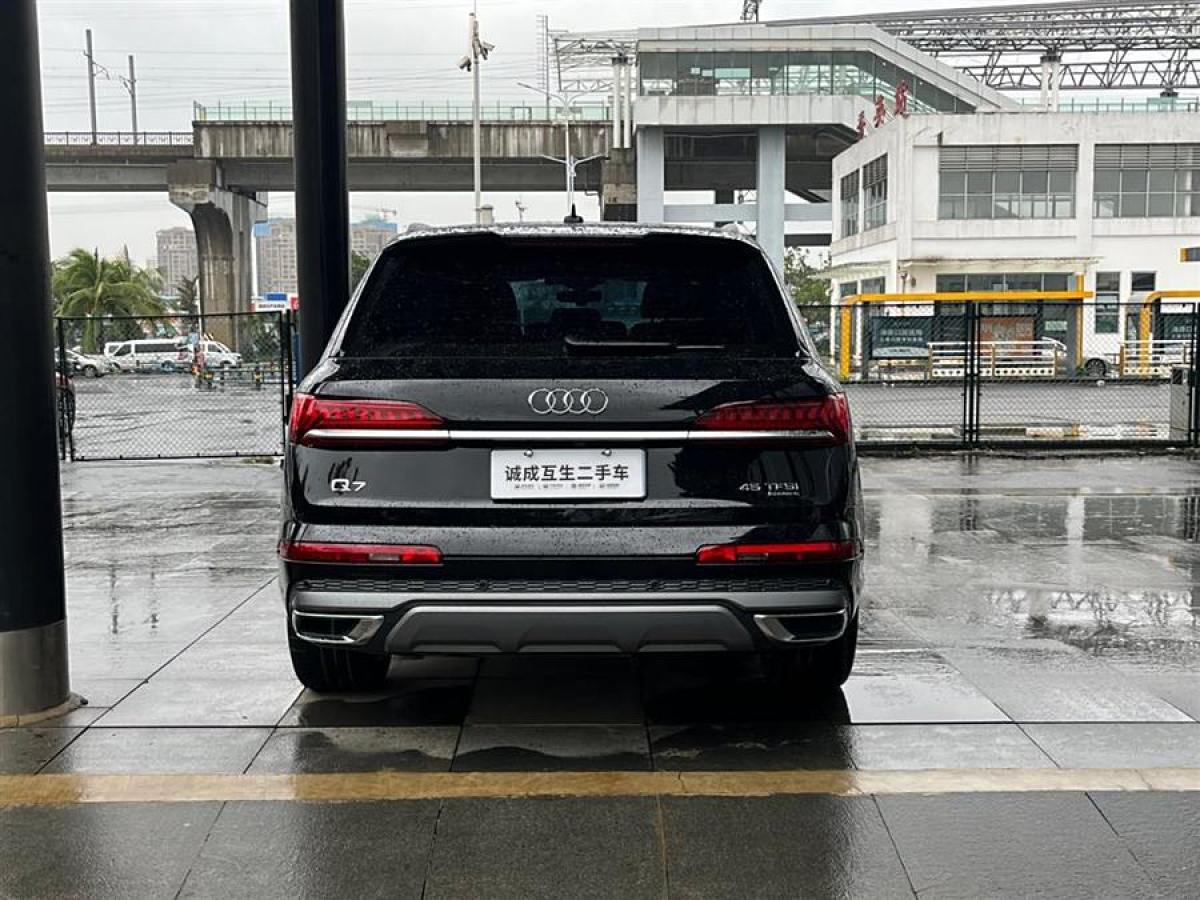 奧迪 奧迪Q7  2023款 45 TFSI quattro S line運(yùn)動(dòng)型圖片