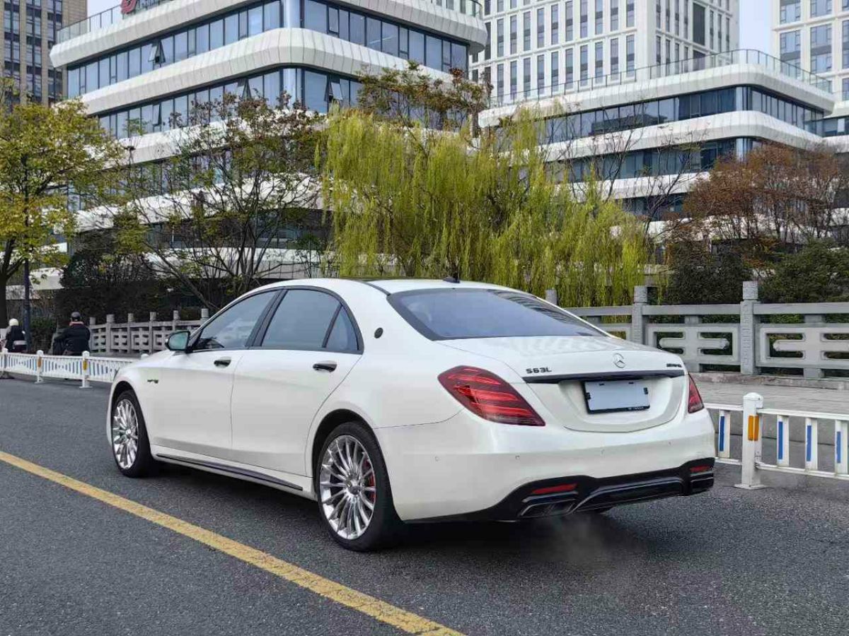 奔馳 奔馳C級(jí)AMG  2015款 AMG C 63 S圖片