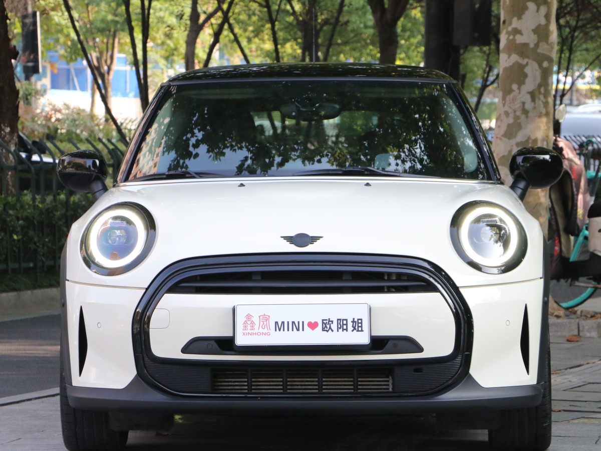 MINI MINI  2023款 改款 1.5T COOPER 藝術(shù)家圖片