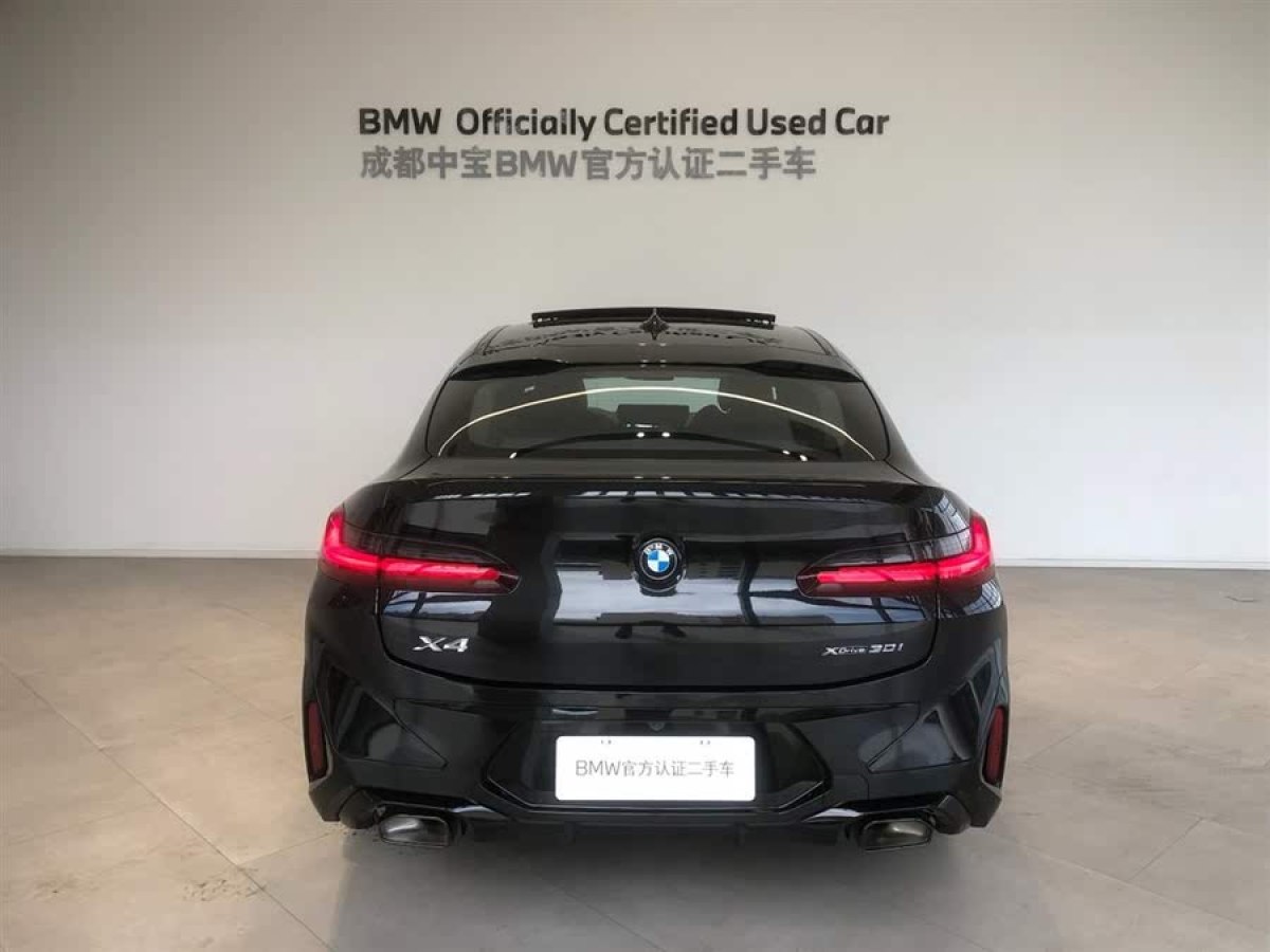 寶馬 寶馬X4  2022款 改款 xDrive 30i M運(yùn)動(dòng)曜夜套裝圖片