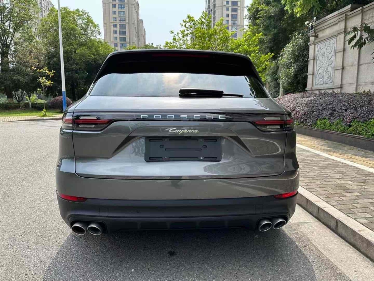 2021年3月保时捷 Cayenne新能源  2021款 Cayenne E-Hybrid 2.0T