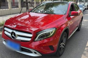 奔馳GLA 奔馳 GLA 200 時(shí)尚型