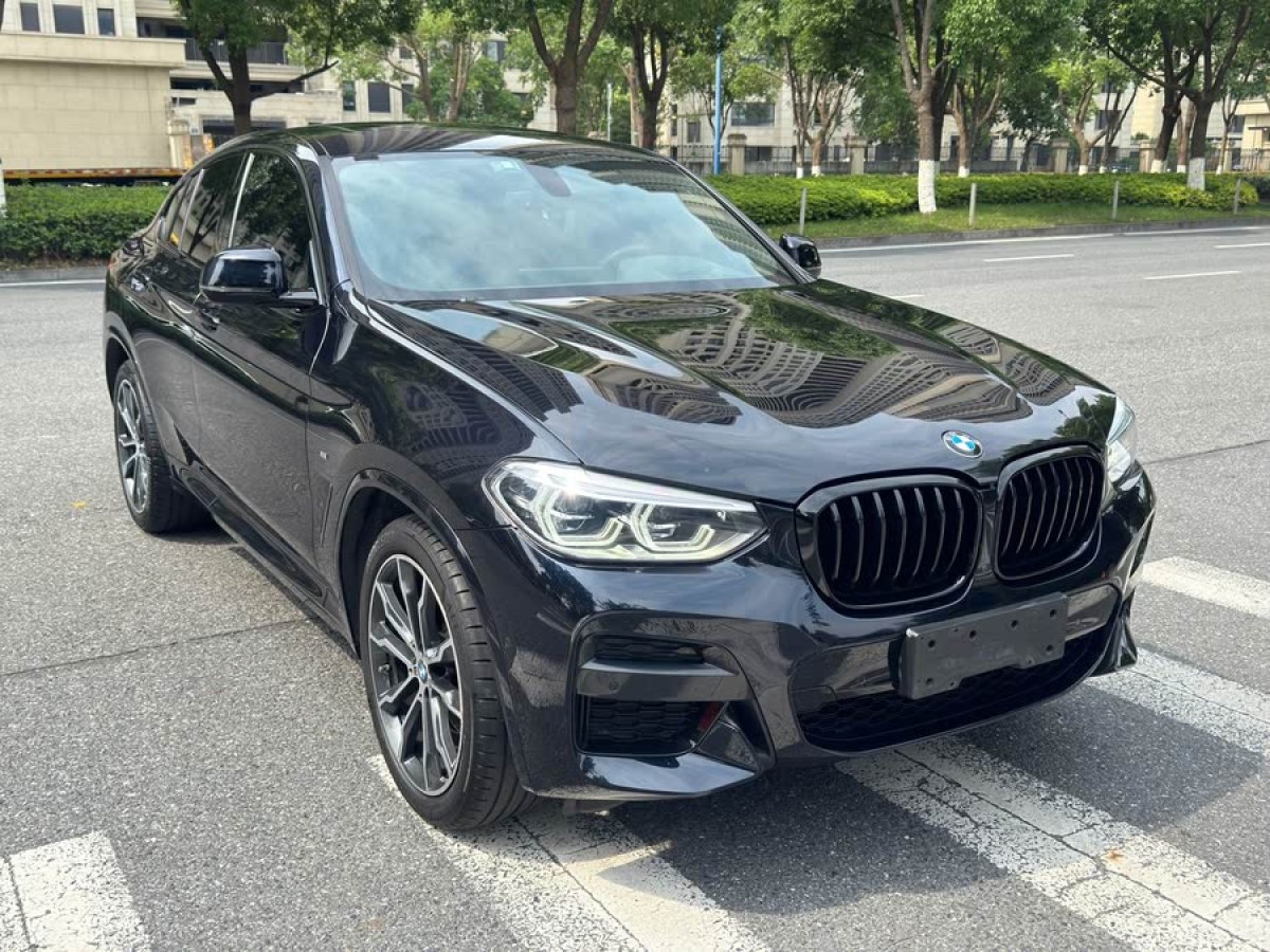 寶馬 寶馬X4  2021款 改款 xDrive 30i M運(yùn)動(dòng)曜夜套裝圖片
