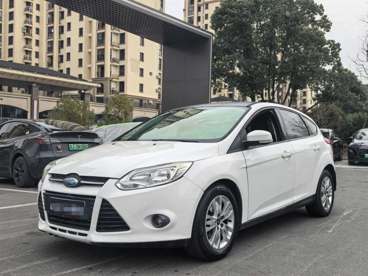 2013年05月福特 福克斯  2012款 兩廂 1.6L 自動舒適型